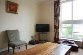 Sunny large 2 storey flat with views & car parking - Image 4