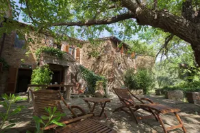 Traditional stone house in Umbria. - Image 5