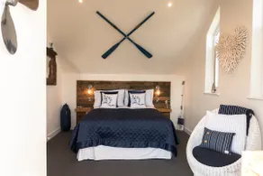 The Lighthouse Penthouse, Studio and Holiday Home - Image 2