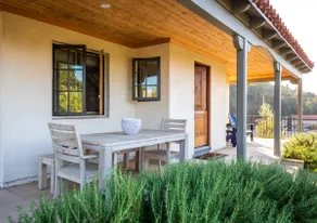 Modern Farmhouse in the Hills - Image 4