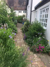 Carters Yard on kimbolton High St - Image 5