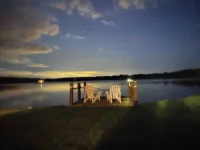 Cozy Lakeside Cottage - Image 2