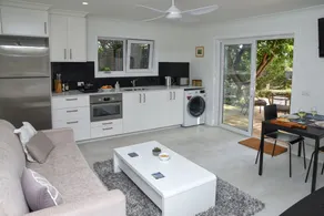 Stylish studio with beautiful mountain views - Image 2