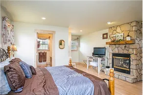 Delightful Cottage With Seasonal Pool/Hot Tub - Image 5