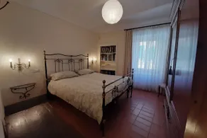 Tuscan Hilltop Getaway - Image 4