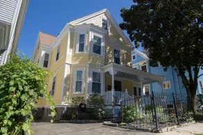 Spacious 5BR Condo w/parking near METRO - Image 2
