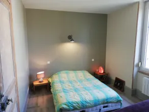 Peaceful getaway in a cozy home - Image 4