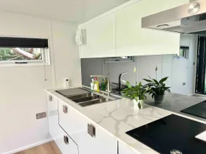 South London - Luxury Urban Cabin Retreat - Image 3