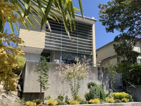 Luxury House in Vancouver - Image 3