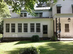 CHARMING 1800S FARM HOUSE - Image 3