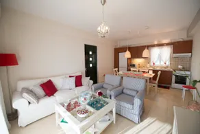 New Cozy Family House By The Beach - Image 2