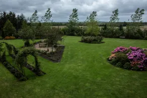 Year-round home for vacation and leisure in a large garden and park area. - Image 5