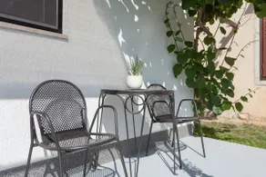 Garden bungalow with parking . - Image 5