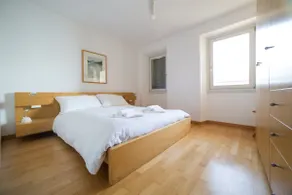 Lake view sunny house with garden, Moltrasio - Image 3