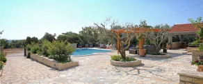 13+ beds heated pool house with a home gym, Nin - Image 5
