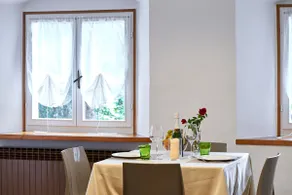 Studio Zu - Lakeside Apartment - Image 5