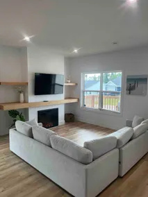 Beautiful,new 3 bdrm w/ King bed - Image 3