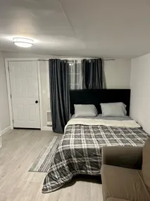1bedroom and bath outside home - Image 4
