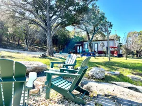 Cozy rustic modern cabin near Granbury & Glen Rose - Image 2