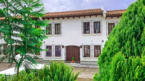 ★COZY Vintage Little Villa★ w/Pool/Volcano Views - Image 2