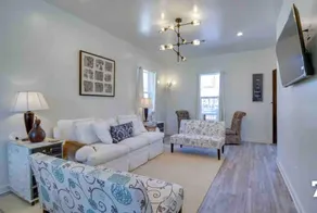 Gorgeous 4 Bedroom in a great location - Image 2