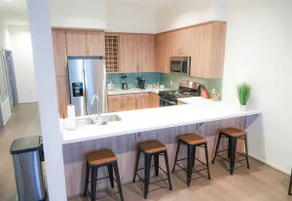 Spacious + Sunny 3bd in the Heart of Little Italy! - Image 2