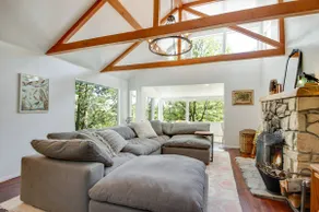Romantic 1925 Cottage - Cedar Hot Tub, Fireplace - Image 5