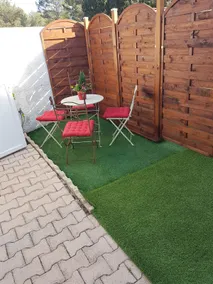 Air-conditioned 2-room, independent in quiet villa - Image 2
