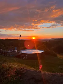 Gore Mountain retreat, large hot tub, 16 beds. - Image 2