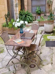 1700s STONE HOUSE + PATIO IN THE OLD TOWN. - Image 5