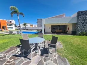 3 bedrooms • 8 guests • Ideal for families • 2 cars - Image 3