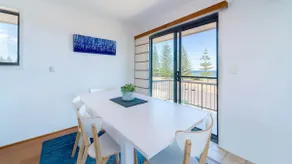 Edgewater 1- Top Floor apartment - LJ Hooker Yamba - Image 5