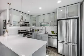Seattle Penthouse | Skyline Views & Prime Location - Image 2
