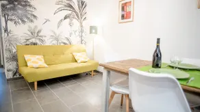 Cozy cocoon: quiet, air conditioning & city center on foot - Image 3
