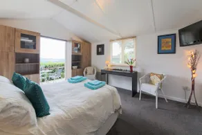 Cosy detached annex, lovely views, close to town - Image 2