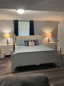 Stay in the heart of Danville - Image 5