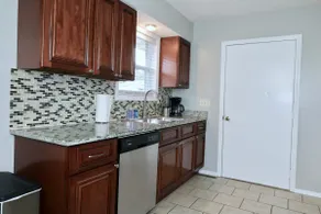 Battlefield Place 3 BR/2 BA King Bed, Sleeps 10 - Image 2
