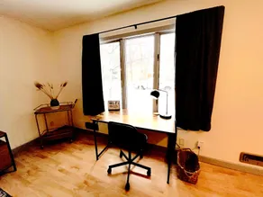 Spacious 4BR/2.5BA+Loft w Cable By Lux Life - Image 5