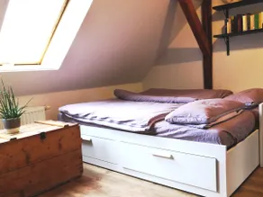 Cozy attic apartment/studio by the lake, quick to the main station! - Image 3