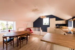 Lovingly restored, warm Coach house - Image 3