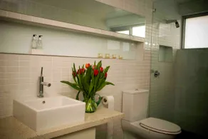 Waterfront Haven Apartment - Image 4