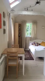 Cosy Annexe in a beautiful part of Winchester - Image 3