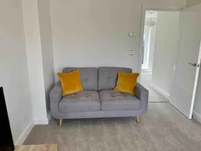 Modern 3 Bed Town House Marina Hull - Image 3