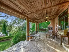 Luxury Lakefront Escape: Massage, Yoga, Winery! - Image 4