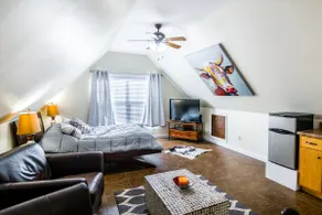 Seven Points Studio - Super Convenient to Downtown - Image 2