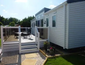 THE SUMMER HOUSE SEA SIDE ESCAPE WITH HOT TUB - Image 2