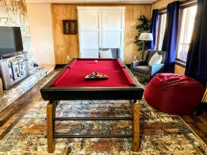 Mtn Views | Pet Friendly | EV Charger | Pool Table - Image 2