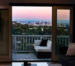 Luxury Brentwood Home with Stunning Views - Image 4
