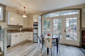 Redbird House - fully separate, walkable, parking - Image 3