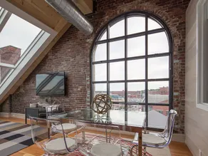 Downtown Penthouse Suite - Stunning Harbor Views - Image 2